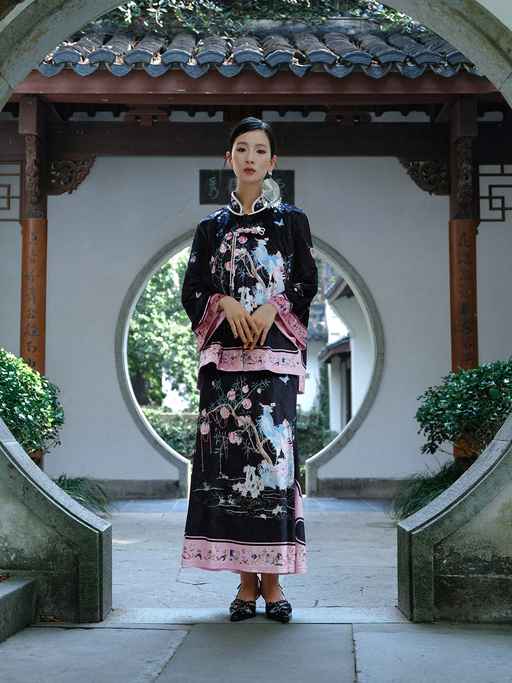 MUKZIN  Linglong "Linglongzi" Stand Collar Velvet Printed Cardigan